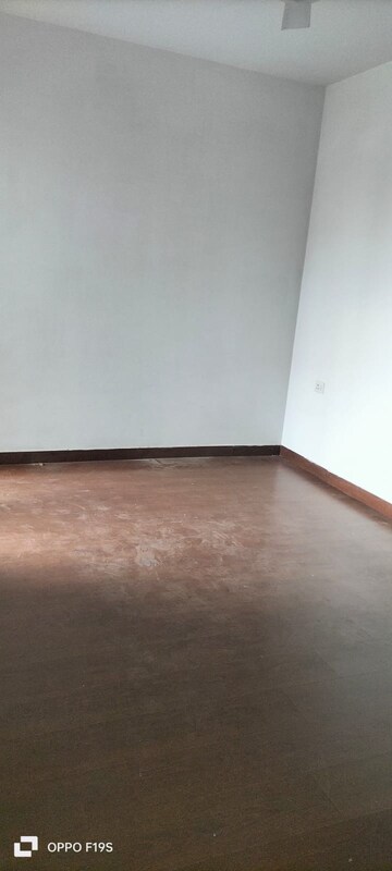 Room in 3 BHK Apartment at Mapsko Mount Ville, Sector 79 – for Rent