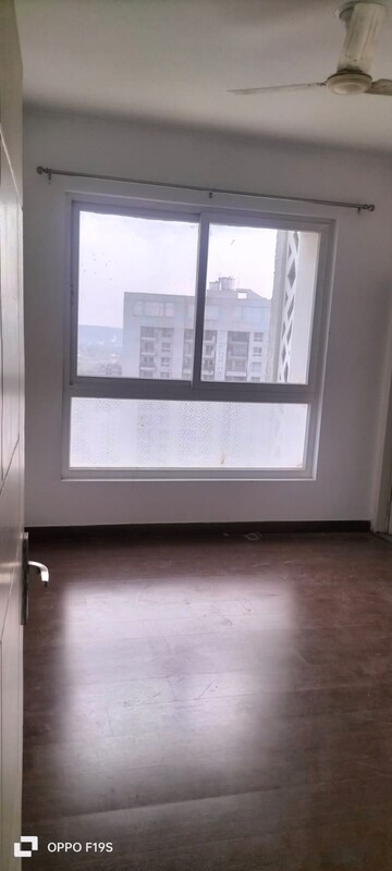 Room in 3 BHK Apartment at Mapsko Mount Ville, Sector 79 – for Rent