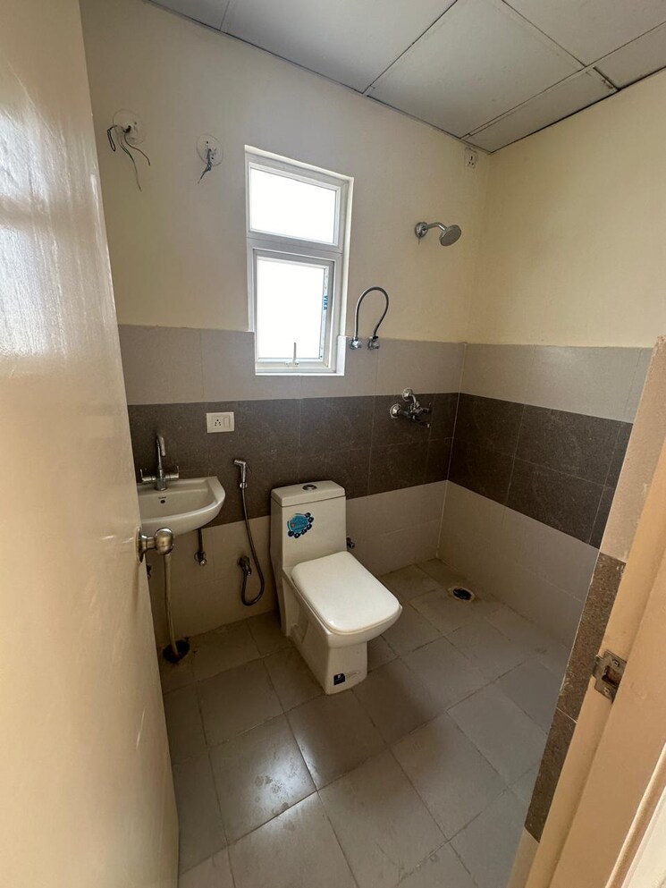 Attached Bathroom, gls-arawali-homes 2 Bedroom 780 Sq.Ft. Apartment In Sohna Sector 4 Gurgaon 8332501