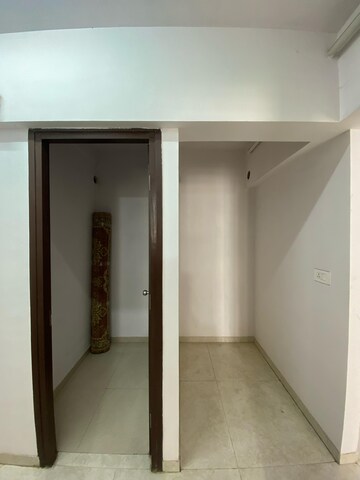 Room in 1.5 BHK Apartment at Lodha Palava Eviva K To T Urbano A C F and I To T, Dombivli East – for Rent