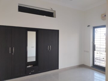 2 BHK Apartment For Rent in K Raheja Heights, Malad East