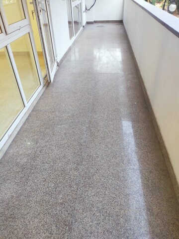 Building Lobby in 2 BHK Builder Floor at RWA Residential Society, Sector 40 – for Rent