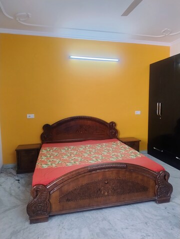 Bedroom in 2 BHK Builder Floor at RWA Residential Society, Sector 40 – for Rent