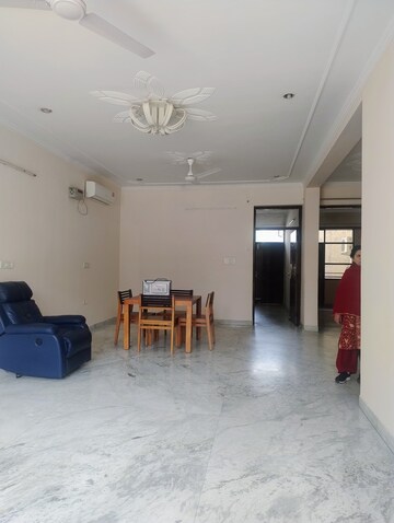 Living Room in 2 BHK Builder Floor at RWA Residential Society, Sector 40 – for Rent