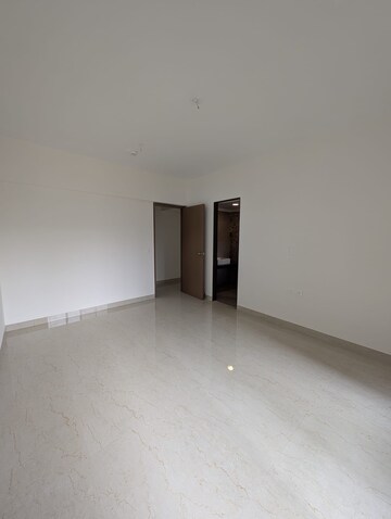 Room in 4 BHK Apartment at Supreme Estia Phase 1, Baner – for Rent