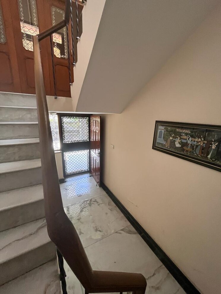 undefined, sector 10 2 Bedroom 650 Sq.Ft. Villa In Sector 10 Noida 8333111