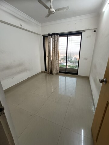 Room in 3.5 BHK Apartment at Gajra Bhoomi Tower, Kharghar – for Rent