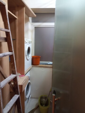 Staircase in 4 BHK Apartment at Churchgate – for Sale