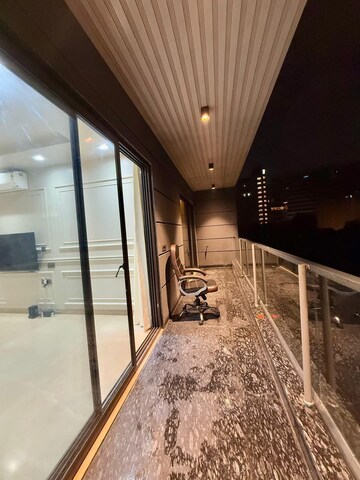 Balcony in 3 BHK Builder Floor at Sector 21 – for Rent