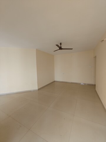 Room in 3.5 BHK Apartment at Ganga Legend, Bavdhan – for Rent