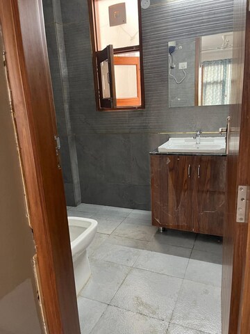 Bathroom in 3 BHK Builder Floor at Sector 21 – for Rent