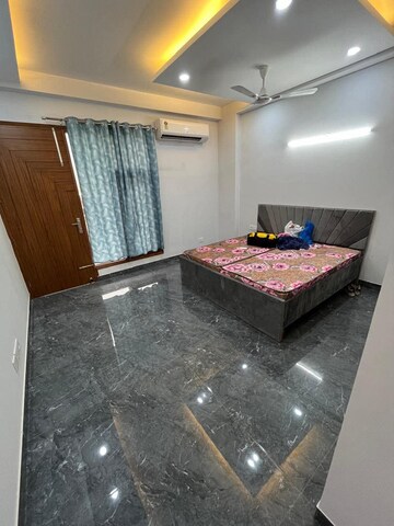 Bedroom in 3 BHK Builder Floor at Sector 21 – for Rent
