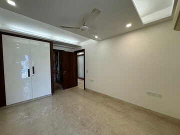 Room in 3 BHK Apartment at Greater Kailash – for Sale