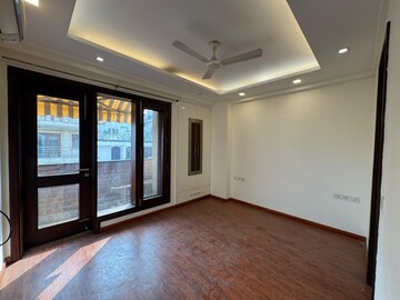 Room in 3 BHK Apartment at Greater Kailash – for Sale