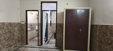 Building Lobby in 1 BHK Builder Floor at Mayur Vihar Phase 1 – for Rent