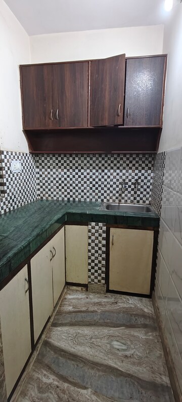 Kitchen in 1 BHK Builder Floor at Mayur Vihar Phase 1 – for Rent