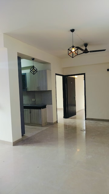Room in 2.5 BHK Apartment at RPS Savana, Sector 88 – for Rent