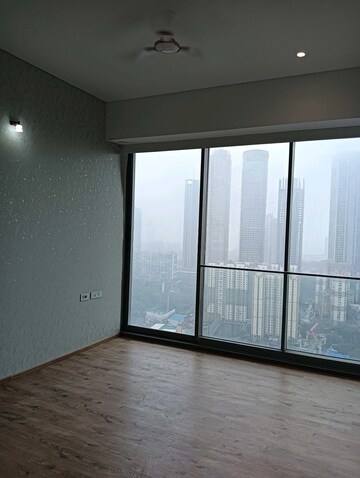 Room in 4 BHK Apartment at Rustomjee Crown, Prabhadevi – for Rent