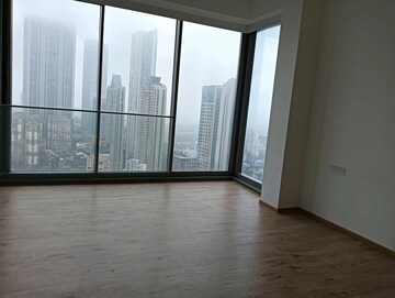 Room in 4 BHK Apartment at Rustomjee Crown, Prabhadevi – for Rent