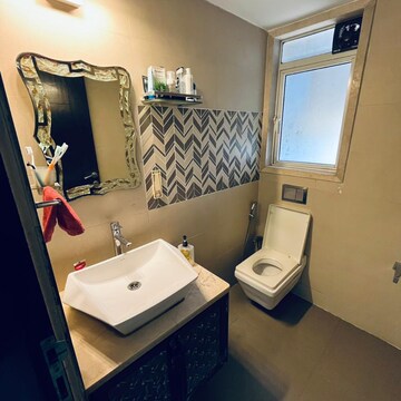 Team Area in 3 BHK Apartment at Khar West – for Sale