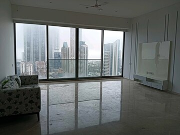 Room in 4 BHK Apartment at Rustomjee Crown, Prabhadevi – for Rent