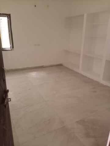 Room in 3 BHK Apartment at Ameenpur – for Rent