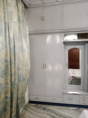 Room in 3 BHK Builder Floor at Huda – for Rent