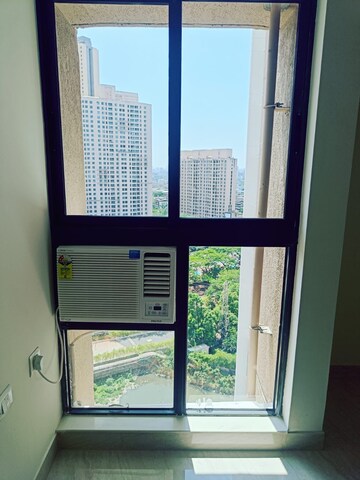 Room in 2 BHK Apartment at Lodha Quality Home Tower 2, Majiwada – for Rent