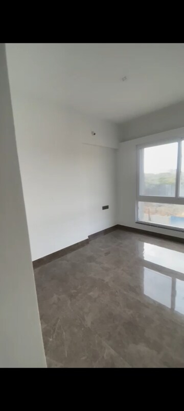 Room in 3 BHK Apartment at Shroff Aureta, Koregaon Park Annexe – for Rent