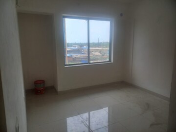 Room in 3 BHK Apartment at Godrej Seven, Joka – for Sale