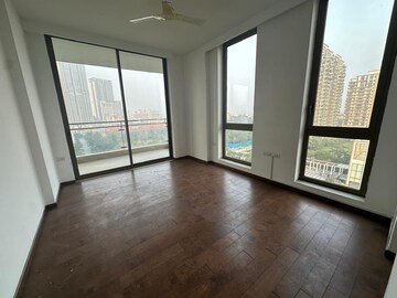 Room in 2 BHK Apartment at M3M Golf Estate, Sector 65 – for Rent
