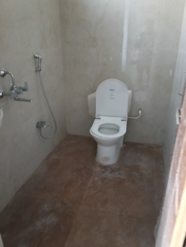 Bathroom, new nallakunta 2 Bedroom 960 Sq.Ft. Apartment In New Nallakunta Hyderabad 8333806