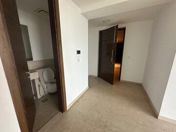 Room in 2 BHK Apartment at M3M Golf Estate, Sector 65 – for Rent