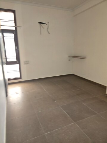 Room in 3 BHK Builder Floor at Dadu Dayal Nagar – for Sale