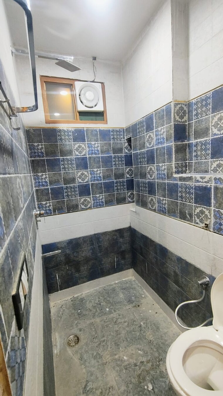 Balcony, laxmi nagar 4 Bedroom 1400 Sq.Ft. Builder Floor In Laxmi Nagar Delhi 8333942