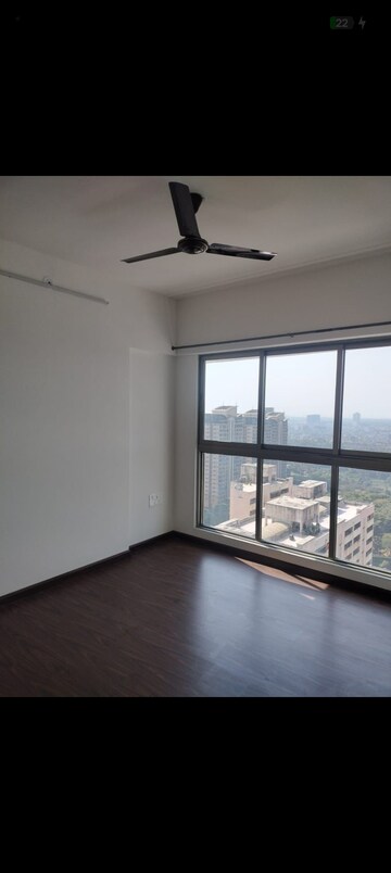 Room in 3 BHK Apartment at Rajesh Raj Infinia, Malad West – for Rent