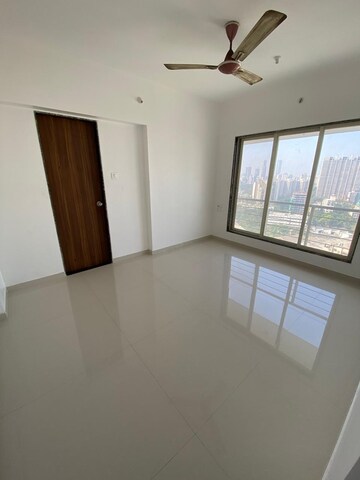 Room in 2 BHK Apartment at Shree Riddhi Siddhi Sumukh Hills, Kandivali East – for Rent