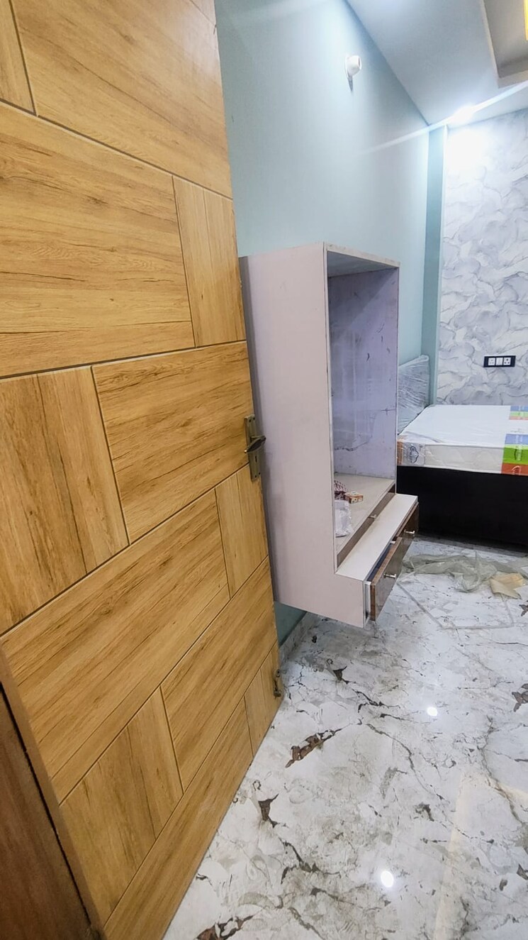 Room, laxmi nagar 3 Bedroom 1000 Sq.Ft. Independent House In Laxmi Nagar Delhi 8334013