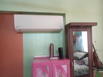 Furnished Amenities in 2 BHK Apartment at Premier Kailash Tower, Powai – for Rent