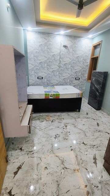 Bedroom in 2.5 BHK Independent House at Laxmi Nagar – for Rent