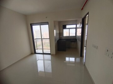 Room in 1 BHK Apartment at JVM Aroma, Kasarvadavali – for Rent