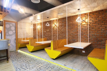 Living Room in  Co-working Space at Sector 19 – for Rent