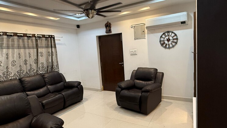 Living Room, sector 26a 3 Bedroom 330 Sq.Yd. Apartment In Sector 26a Gurgaon 8334176