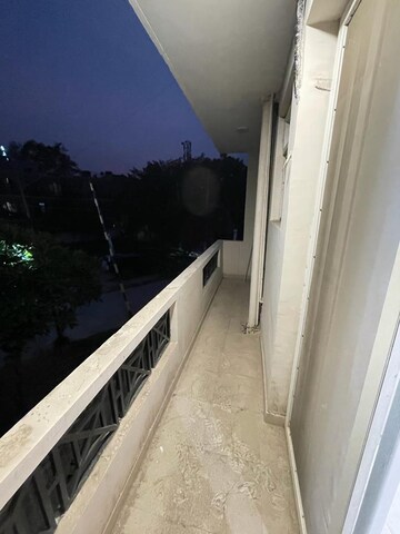 Balcony in 3 BHK Builder Floor at BPTP Amstoria Country Floor, Sector 102 – for Rent