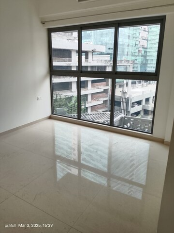 Room in 1 BHK Apartment at Lodha Vista, Lower Parel – for Rent