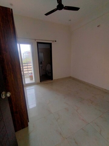 Room in 2.5 BHK Apartment at Pacific Golf Estate, Kulhan – for Rent