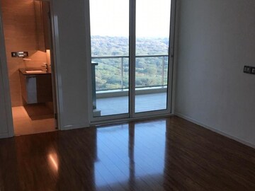 Room in 4 BHK Apartment at DLF The Crest, Sector 54 – for Rent