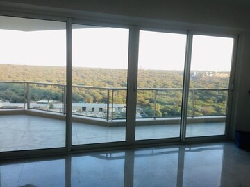 Room in 4 BHK Apartment at DLF The Crest, Sector 54 – for Rent