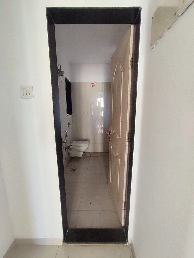 Bathroom, everest-world-gardenia 2 Bedroom 600 Sq.Ft. Apartment In Dhokali Thane 8334336