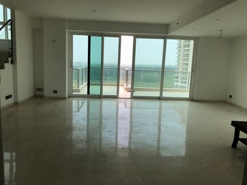 Room in 4 BHK Apartment at DLF The Crest, Sector 54 – for Rent